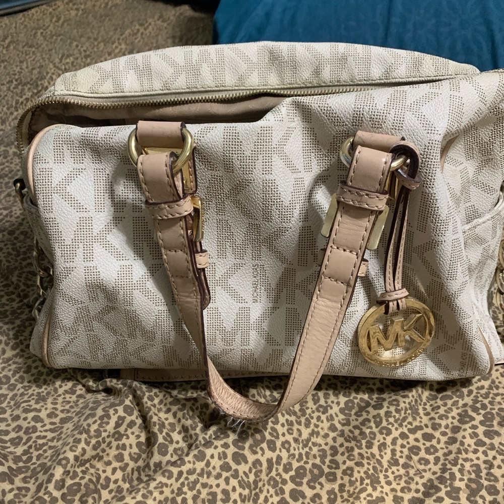 Authentic Michael Kors Handbag/crossbody